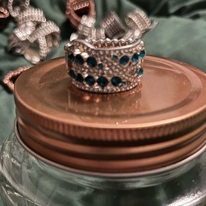Paparazzi Rings- Stretchable band
All paparazzi Jewelry- 3 for $10